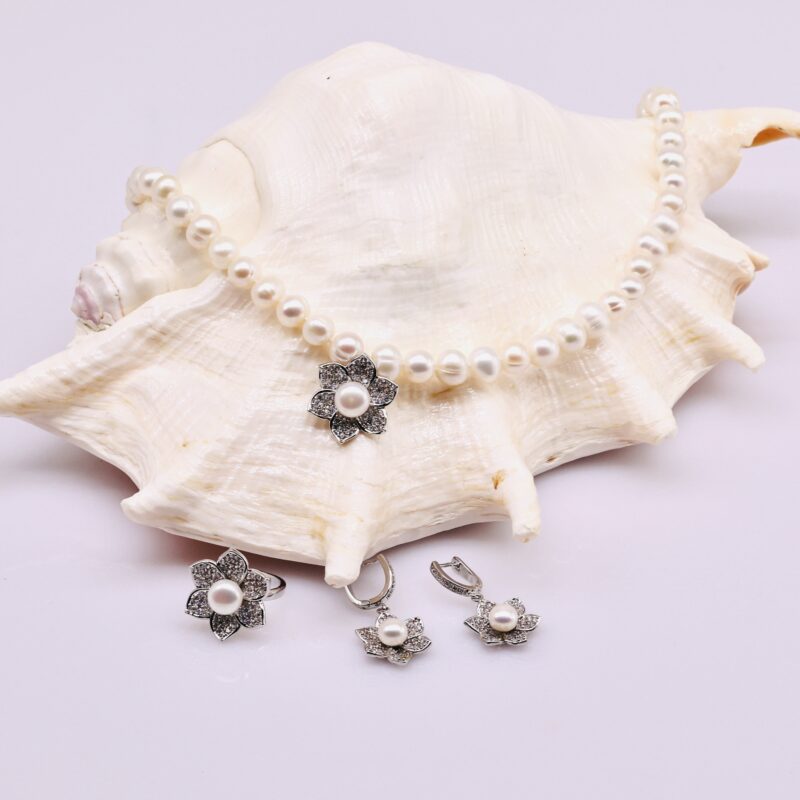 Bộ Trang Sức ngoc trai Trắng 5-6 li Charm Hoa  - Vòng Cổ, Nhẫn, Bông Tai