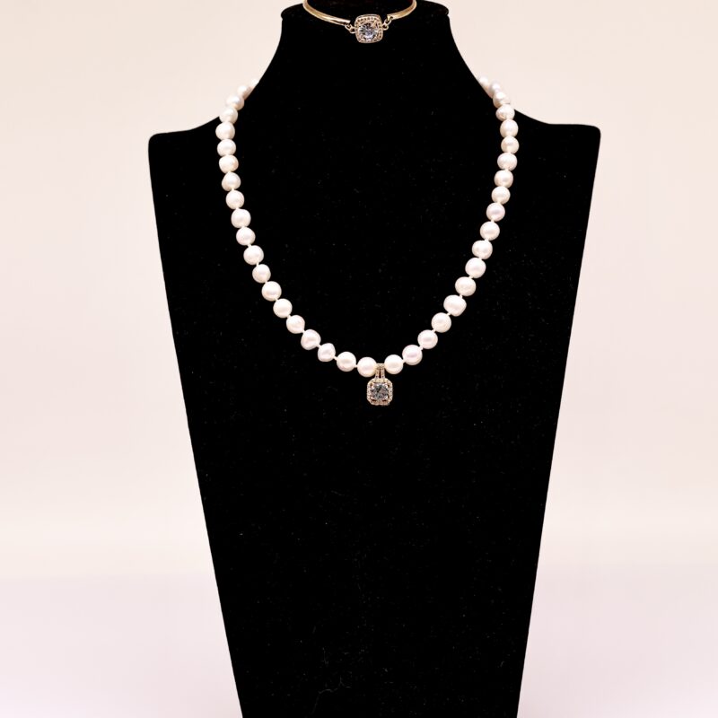 Bộ Trang Sức Viền Vuông Đính Đá Tinh Tế - Vòng Cổ, Vòng Tay, Nhẫn và Bông Tai