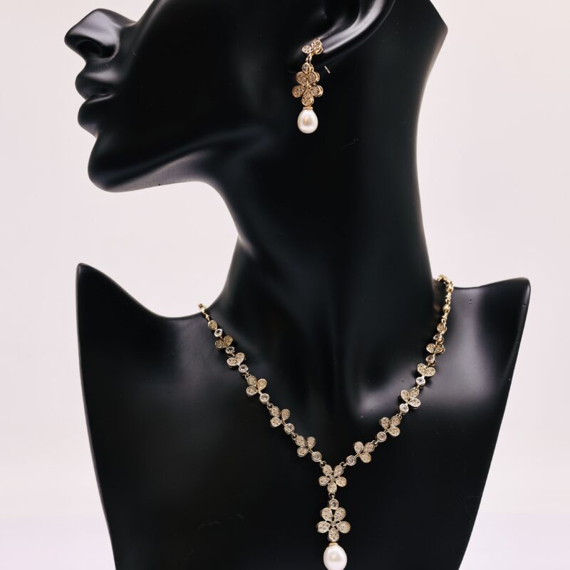 Bộ Trang Sức Mặt Hoa Mai Đính ngoc trai Nước Ngọt 7-8 li - Dây Chuyền và Bông Tai